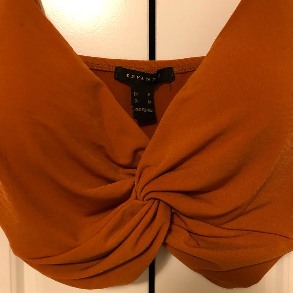 V-neckline Crop Top 💕 - Picture 2 of 3